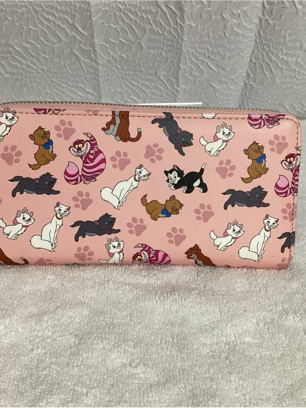 Loungefly Disney Favorite Cats Large Wallet Clutch EUC Figaro Marie Cheshire ETC